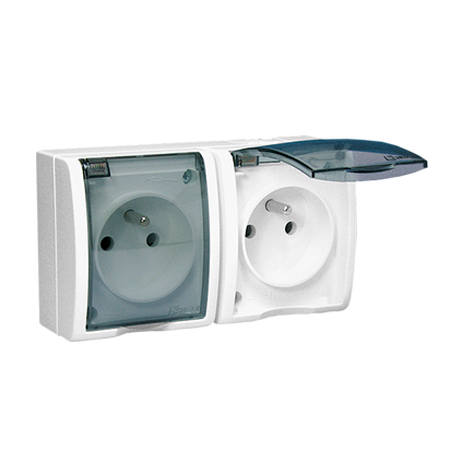 KONTAKT SIMON - GNIAZDO PODWÓJNE Z UZIEMIENIEM 2X2P+Z Z KLAPKĄ DYMNĄ  ZACISIKI ŚRUBOWE 16A 250V IP54 BIAŁY AQUARIUS - AQGZ1-2/11A