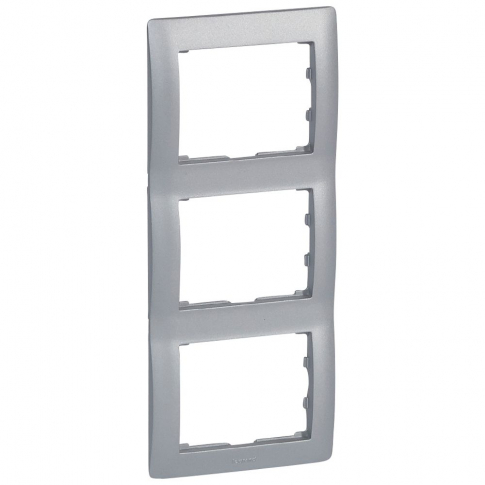 LEGRAND - RAMKA POTRÓJNA PIONOWA METALIC SISTENA LIFE - 771307