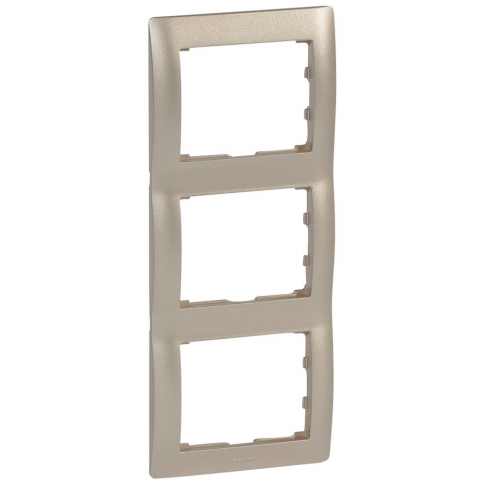 LEGRAND - RAMKA POTRÓJNA PIONOWA TITAN SISTENA LIFE - 771407