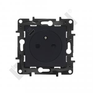 LEGRAND - GNIAZDO POJEDYNCZE Z UZIEMIENIEM 2P+Z Z PRZESŁONĄ TYP C UMIESZCZONY W PLAKIETCE ZACISKI AUTOMATYCZNE 16A 230V CZARNY NILOE STEP - 863538