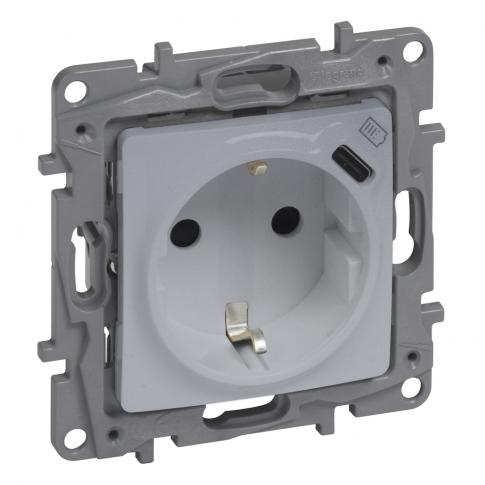 LEGRAND - NILOE SELECTION - GNIAZDO 2P+Z PŁASKIE  16 A - 250 V~ + USB TYP C W PLAKIETCE (Z PRZESŁONĄ, ZACISKI AUTOMATYCZNE) ALUMINIUM - 762196