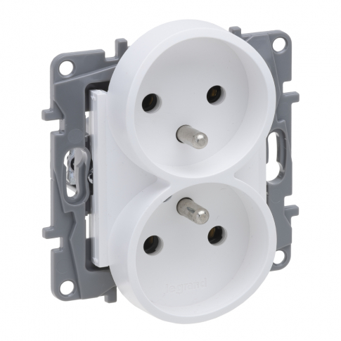 LEGRAND - GNIAZDO PODWÓJNE 2 X 2P+Z DO RAMEK WIELOKROTNYCH (BEZ PRZESŁONY, ZACISKI ŚRUBOWE) BIAŁY NILOE SELECTION - 762035