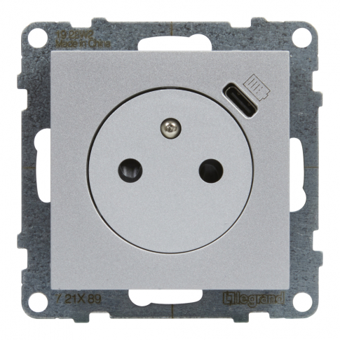 LEGRAND - GNIAZDO PŁASKIE 2P+Z - 16 A - Z USB TYP - C - 1,5 A - ZACISKI AUTOMATYCZNE - Z PRZESŁONĄ  ALUMINIUM SUNO - 721389
