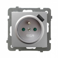OSPEL - GNIAZDO POJEDYNCZE Z UZIEMIENIEM 2P+Z Z PRZESŁONAMI ZACISKI AUTOMATYCZNE Z ŁADOWARKĄ USB 16A/230 USB 5V/2.1A IP20 SREBRNY AS - GP-1GZPUSB/m/18