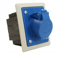 PCE - GNIAZDO TABLICOWE Z PUSZKĄ I RAMKĄ TWIST 16A 3P 230V 80x97MM NIEBIESKIE KOŁNIERZ JASNO SZARY - 413-6pkr