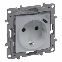 LEGRAND - NILOE SELECTION - GNIAZDO 2P+Z PŁASKIE  16 A - 250 V~ + USB TYP C W PLAKIETCE (Z PRZESŁONĄ, ZACISKI AUTOMATYCZNE) ALUMINIUM - 762196